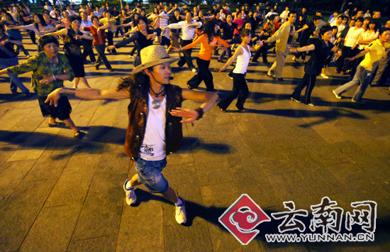 记者调查城市人缺乏运动原因 昆明六成体育设施“雪藏”学校里_资讯频道_凤凰网