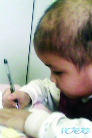 <em>7岁</em>就化疗,<em>头发</em>快<em>掉</em>光了_资讯频道_凤凰网