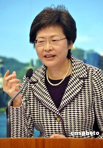 香港政务司司长:贫穷线预计10月完全订出