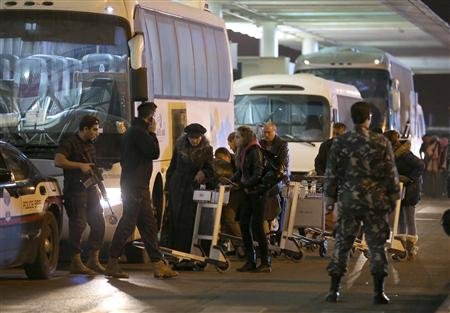 俄罗斯否认将全面撤侨 近期或再接触叙利亚反