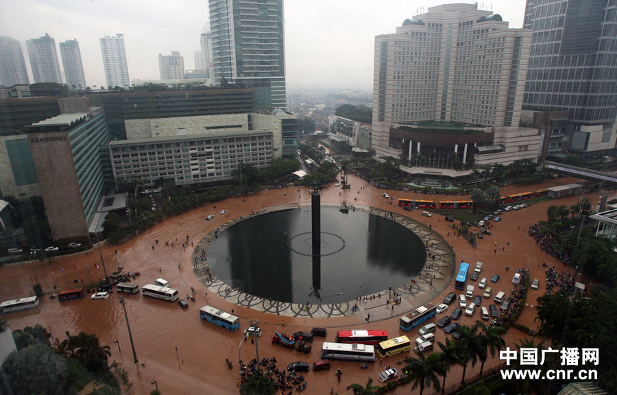 【央广独家】印尼首都雅加达遭洪水围城