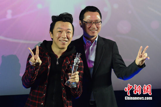 黄渤拍微电影被表彰 获厚积渤发奖叫板徐铮_