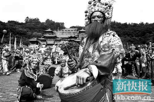 蛇年春节满城同欢玩足18日