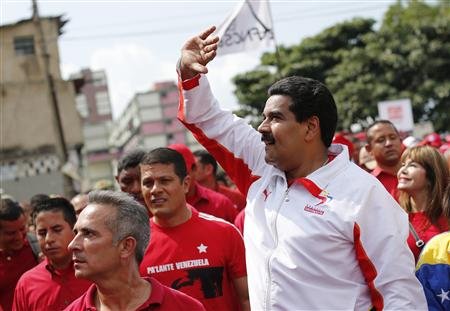委内瑞拉民众声援查韦斯 副总统自称成暗杀目