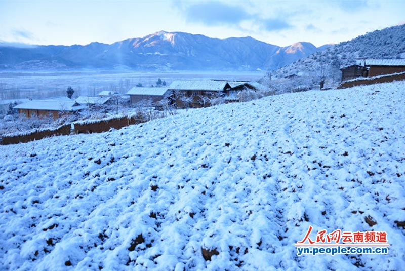 冬天的泸沽湖:仙境般的独特自然风景