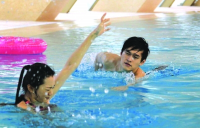 拍摄春晚微电影 孙杨英雄救美