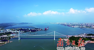 汕头海湾大桥远眺。马卡 摄