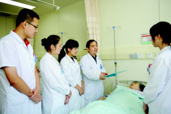 中医血液科_中华鲎的血液图片_血液科医生收入