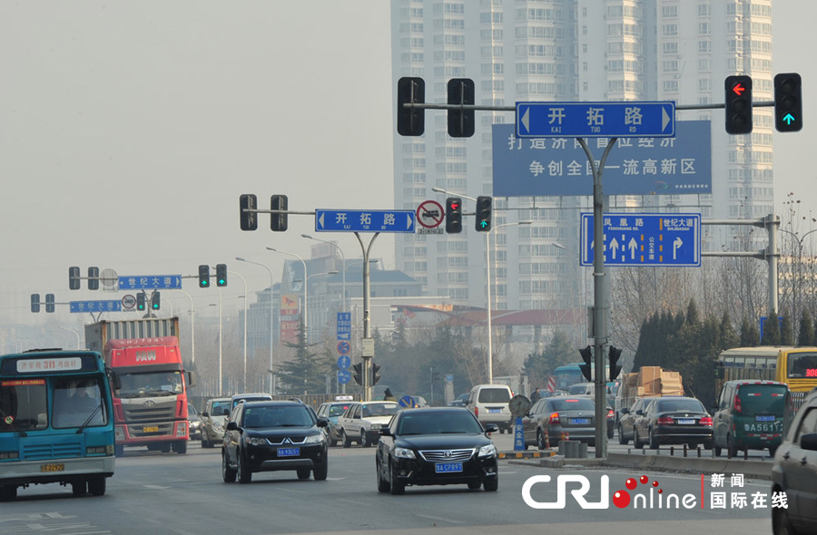 济南一路段1公里设10组红绿灯 被称