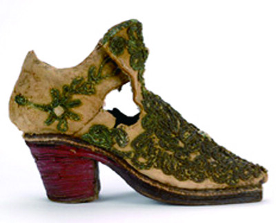 高跟鞋:为男人生,因女人红