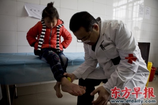 上海市儿童医院专家赴云南彝良义诊百余患儿
