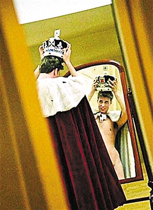 赤身试戴皇冠? 威廉你碉堡了!