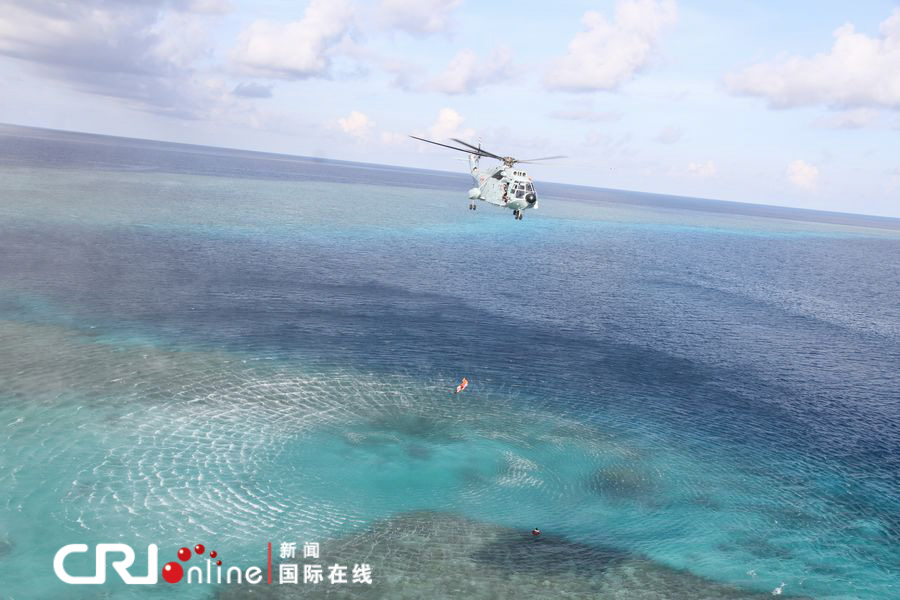 中国海军联合机动编队巡航美济礁 举行立体搜