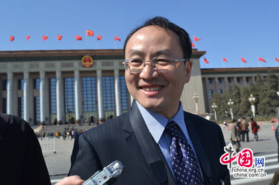 代表:中央政府应把过去管不好管不了的放到下边_资讯频道_凤凰网