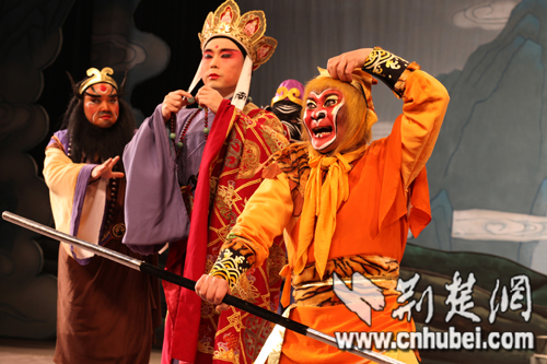 经典神话绍剧《孙悟空三打白骨精》来汉展风采