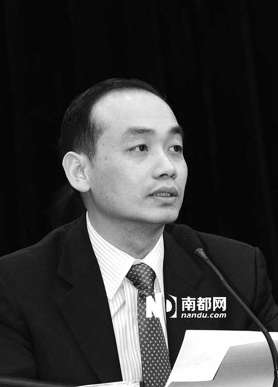 村干部代表呼吁社区减负:牌子减少 基层工作量