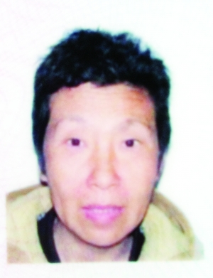 她<em>头发</em>自来<em>卷</em>,穿一身<em>黑</em>_资讯频道_凤凰网
