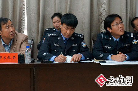 昆明副市长赵立功接听市长热线图文直播实录(