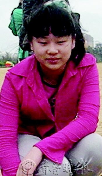 子_街头美女走过光图片_美女走过光吹裙子_走