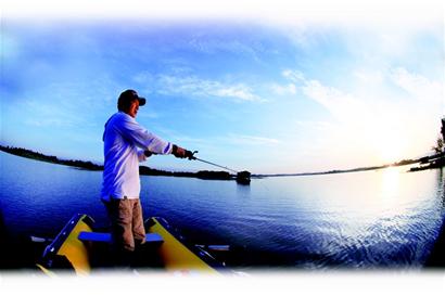 钓鱼发烧友卜永平 三岔湖里的野钓人生