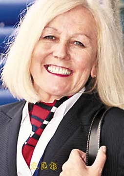 活到老飞到<em>老</em>奶奶<em>空姐</em>彪悍的空中生活_航空