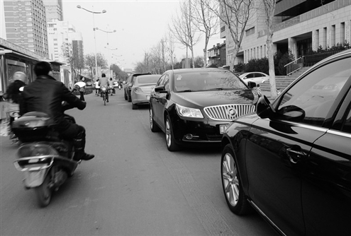 泊位里逆向停车也要受罚