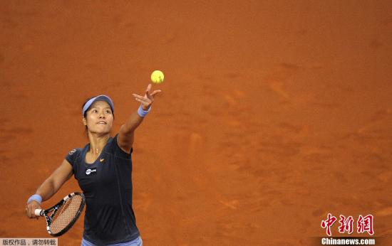 李娜不敌莎拉波娃 屈居斯图加特赛亚军