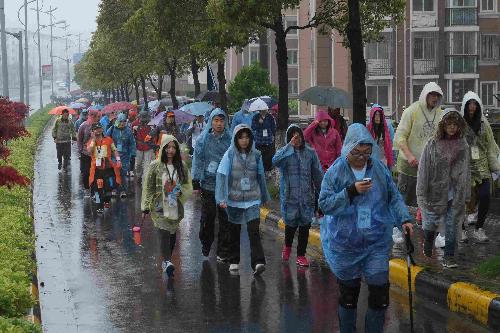 时播报】2200余人冒雨参加一个鸡蛋的暴走