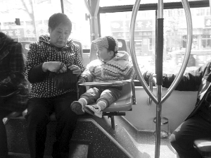 盐城公交车有了儿童安全椅