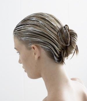 养生禁忌:<em>睡前</em>洗头要人命 外出<em>头发</em>必须干_资