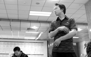 撇不清与黑车关系 车主没资格考驾照