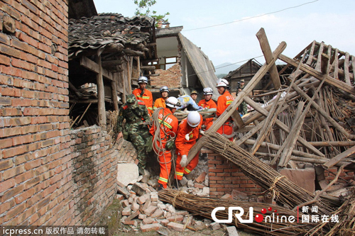 外媒:芦山地震中国官方救灾反应快于以往