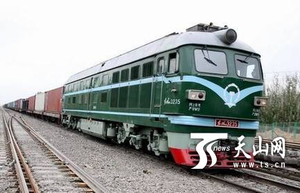 大风天气致南疆铁路3趟客运列车停轮避风