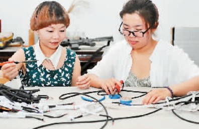 suv汽车大全10万左右_个人年收入10万(2)