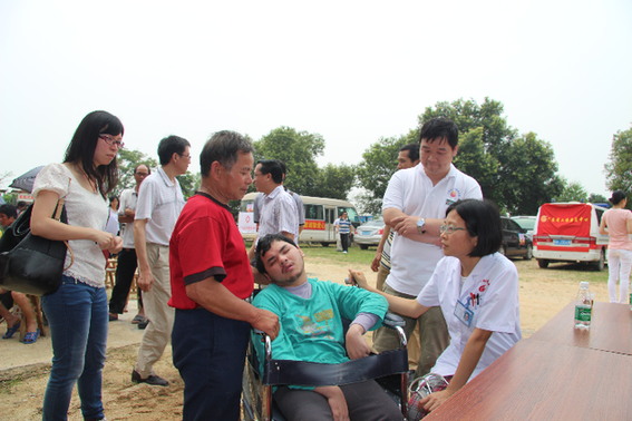 帮扶贫困残疾人,第二十三次全国助残日活动昨