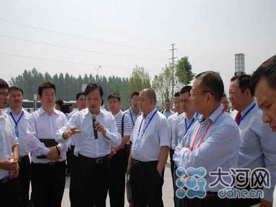 濮阳华龙区"大招商 招大商"实现突破 签约320亿