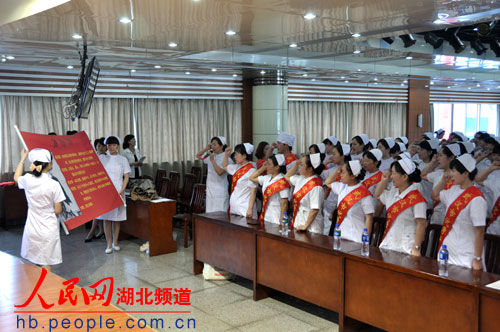 武汉市表彰150名护士并开展医德医风教育活动