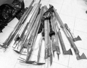 赛后足球流氓疯狂闹事