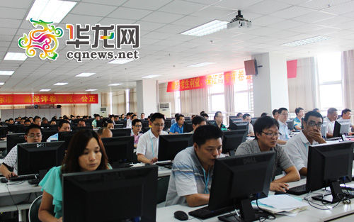 探秘高考阅卷场 黑客<em>进不</em>了 一份试卷最多要过