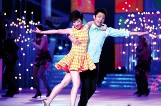 撒贝宁携亲妹同台热舞 撒贝娜爆料<em>哥哥</em>童年事