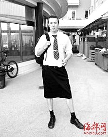 瑞典男火车司机 不能穿短裤上班改穿裙子避暑