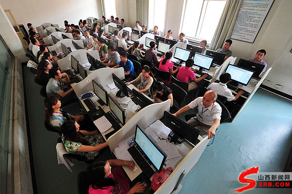 2013年山西高考评卷现场探秘(图)