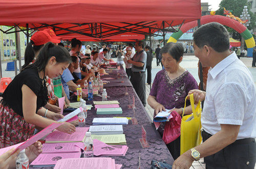 利川启动食品安全宣传周活动 倡导社会共治主