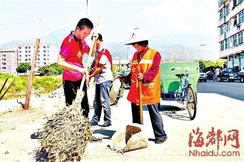 大学生暑期实践 体验当环卫工人
