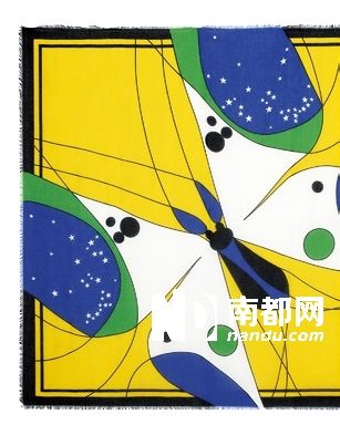 黑白手绘霸气动物_动物世界 原标题:总是少一款围巾 5 7 6 8 LV豹纹墨镜 GIVENCHY小鹿手包 MaxMara豹纹手镯 TODS斑马纹高跟鞋 要知道远在津巴布韦或非洲,一块布就是当地人的全部服饰,你怎么裹都好。许多女士也都深谙穿衣一块布的原理,从夏天到冬天,手袋里都会备着一条丝巾或者一块羊绒方巾,因为围巾根本就是个性化装饰加御寒的万能物。夏天进入空调很猛的餐厅进餐,丝巾就成为披肩;沙滩上,面积足够大的丝巾可以在身上随意系成曼妙的沙滩装;派对里,拿出包包里的丝巾, 一秒变 头饰寒冷冬季把自 己裹在