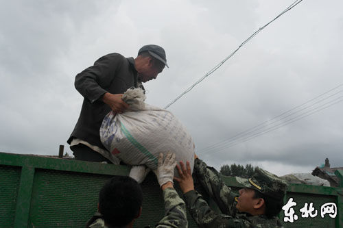 萝北县人口_鹤岗百科