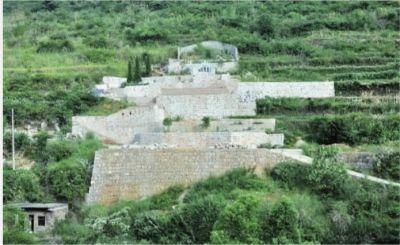 湖南湄江地质公园现1.2亩家族墓地形似城堡(图)