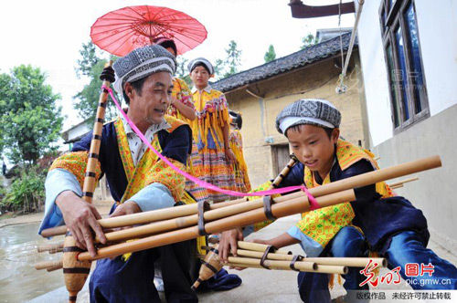 传承苗族芦笙歌舞