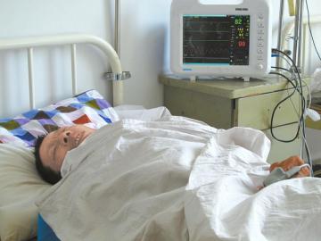 达州 拒交两元停车费 打断收费员两根肋骨