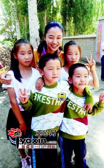 图为8月18日,中央电视台四套《远方的家》栏目